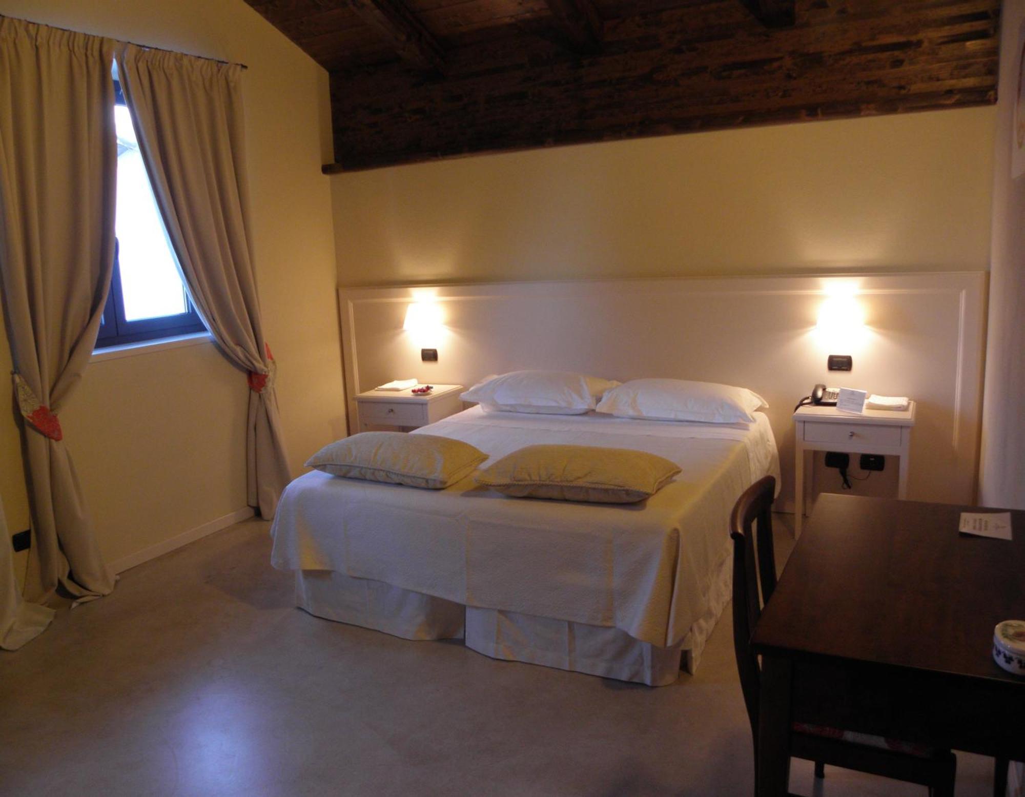 Albergo Della Ceramica Villanova Mondovì 部屋 写真
